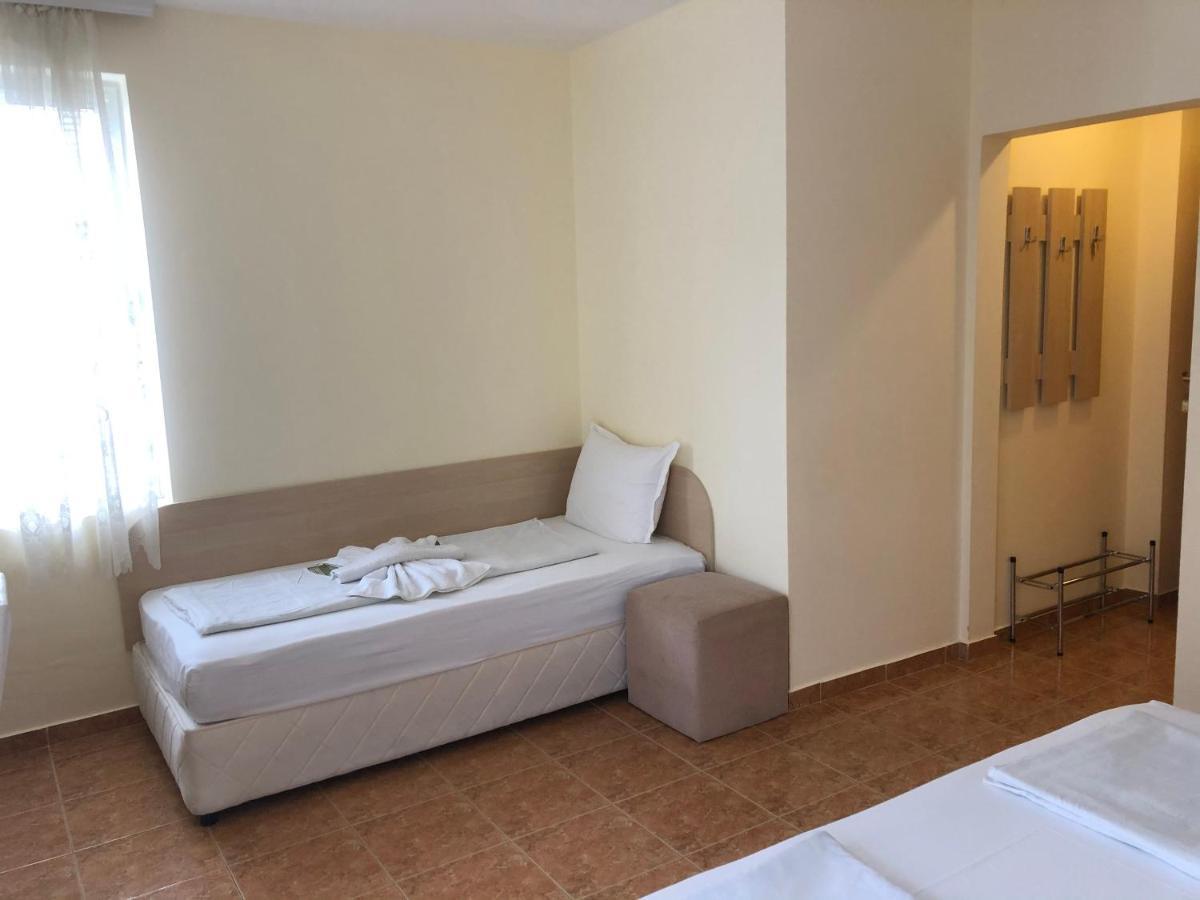 Borko Guest House Primorsko Extérieur photo